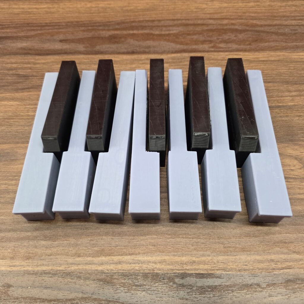 Piano Keys full octave, precision cut as real piano keys. 7 white and 5 black in stl format for 3d printing at foxyheels.com